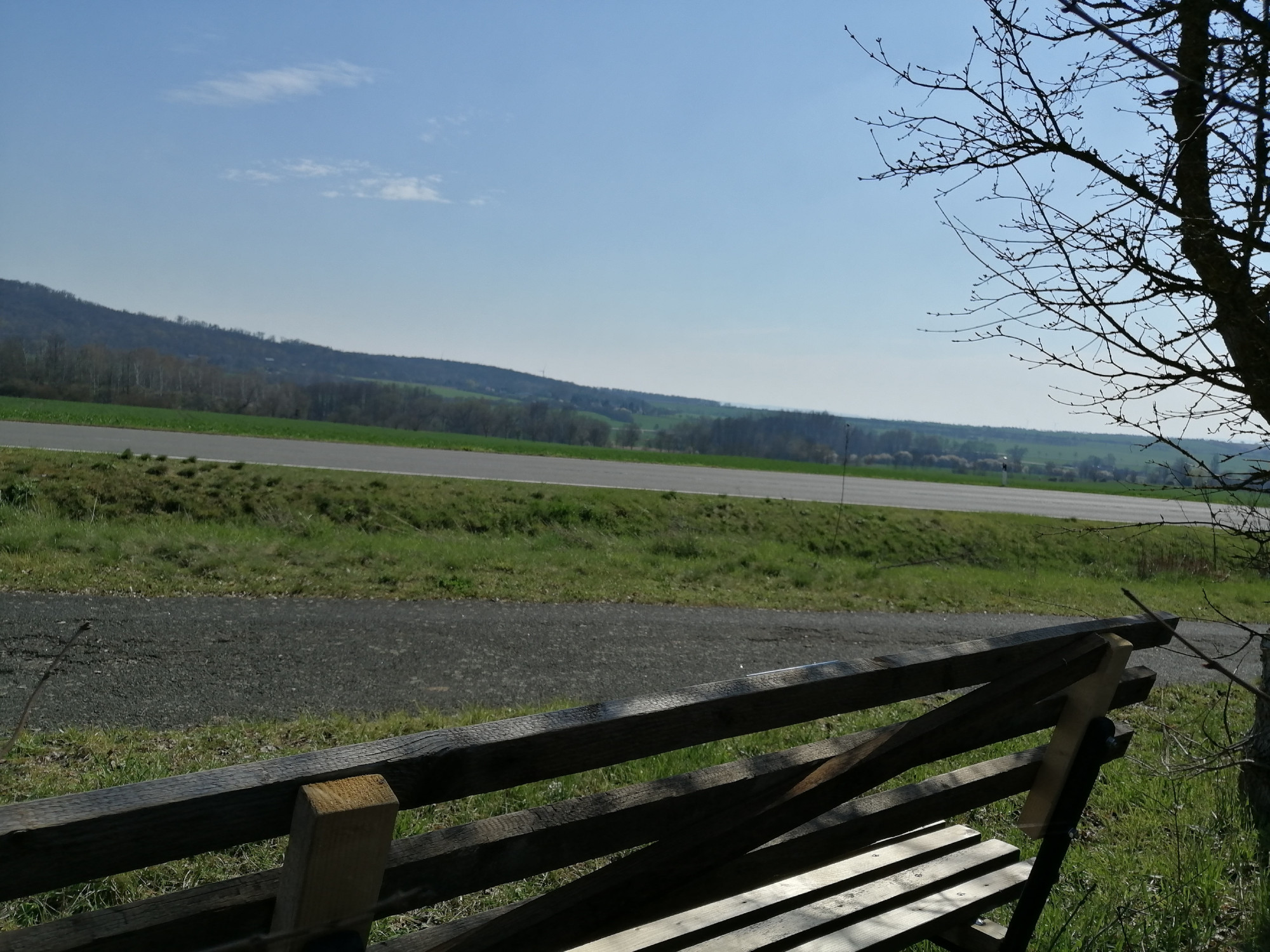 Bank an der alten B80 Richtung Eseloh